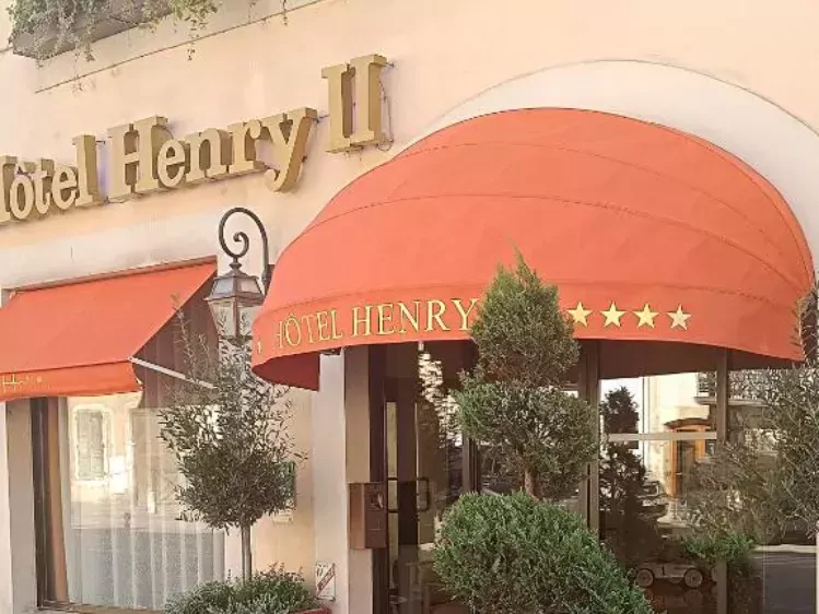 Vooraanzicht van Henry II Beaune Centre