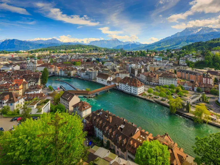 Luchtfoto van Kapelbrug in Luzern