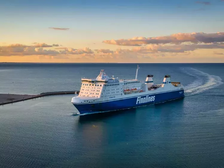 Finnlines - Trav-Hel - luchtfoto