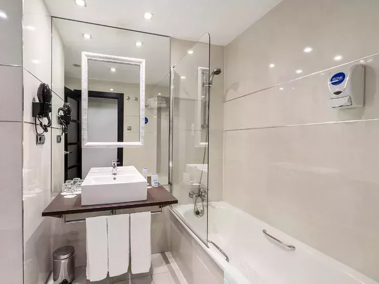 Hotel Iberik Santa Domingo - Badkamer