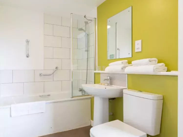 Voorbeeldbadkamer Highland Hotel