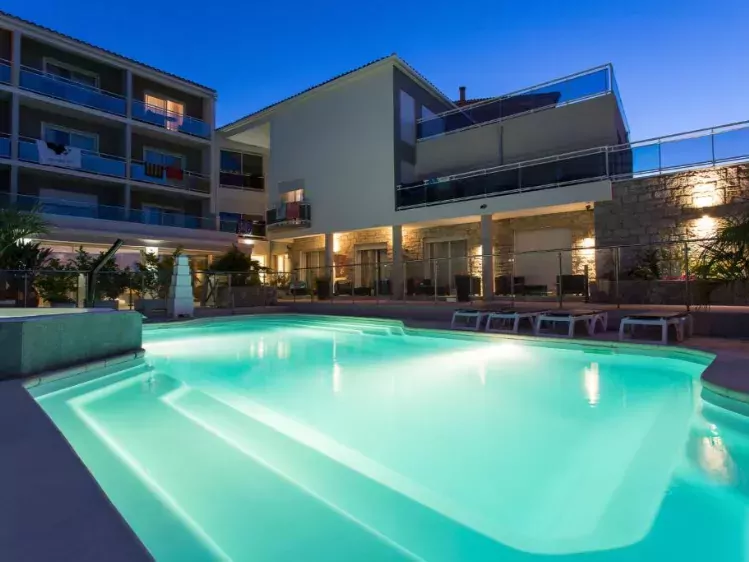 Hôtel Revellata & Spa - Zwembad