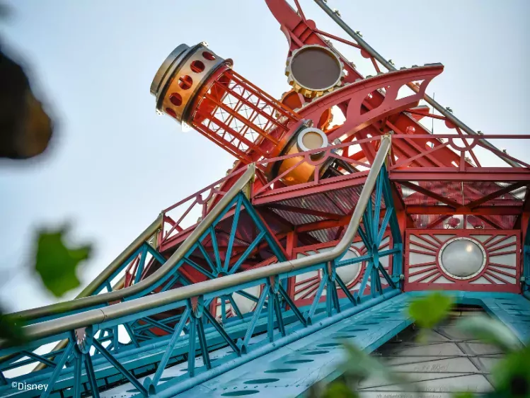 Disneyland Paris - Star Wars Hyperspace Mountain buitenaanzicht