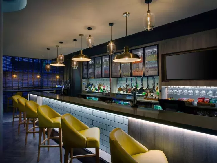 Hotel bar Leonardo Hotel Swindon