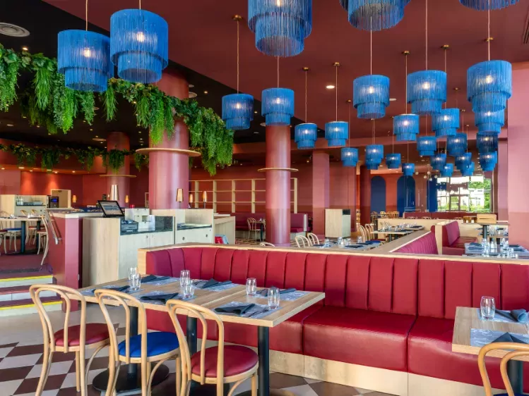 Grand Magic in Disneyland Paris - Chez Maurice restaurant