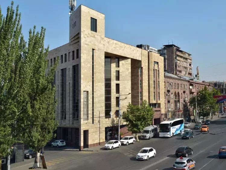 Vooraanzicht van Hotel Ani Central Inn in Yerevan