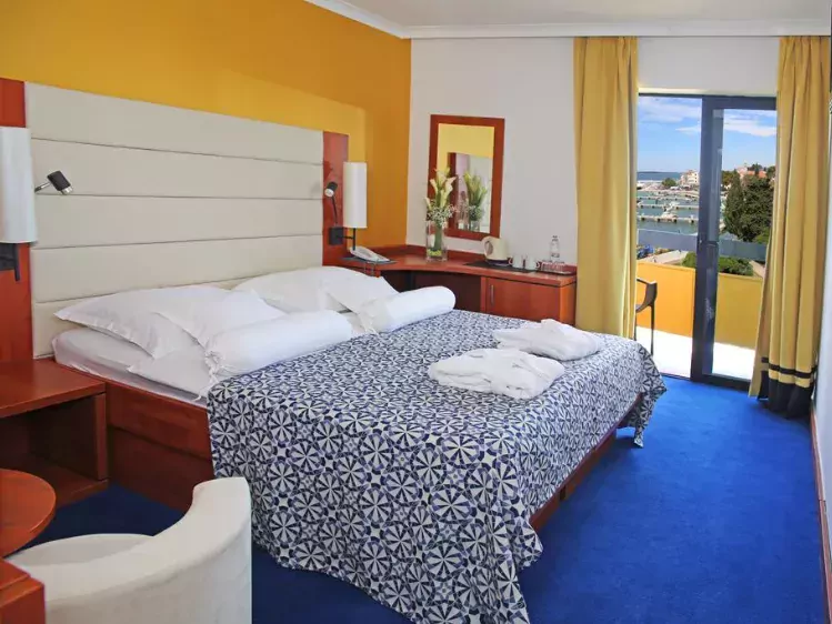 Voorbeeldkamer hotel Resort Biograd