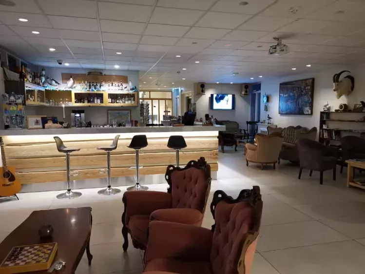 Hotel Kjarnalundur bar