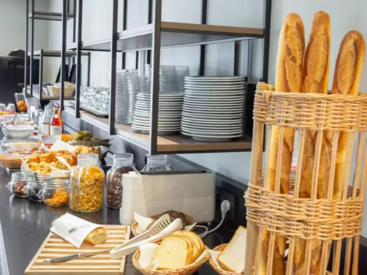 Brit Hotel Caen - Mémorial - Ontbijt