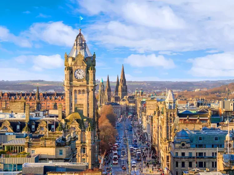 Kasteel in de binnenstad van Edinburgh in Schotland