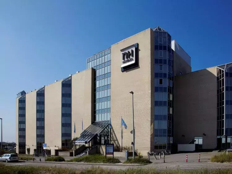 NH hotel Zandvoort vooranzicht