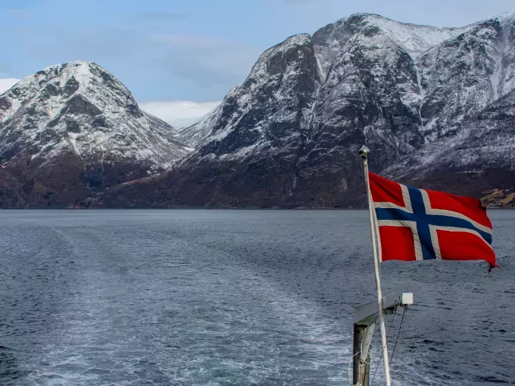 No-Naeroyfjord winter