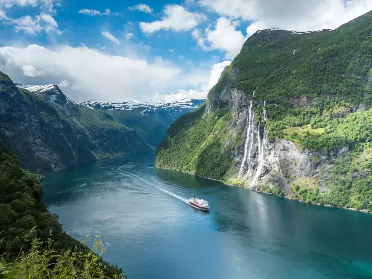 Waterval bij Geirangerfjord in Noorwegen