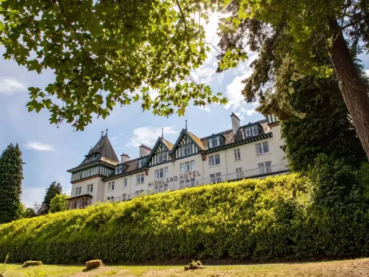 Vooraanzicht HighlandHotel