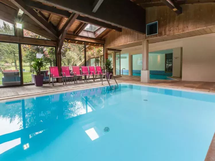 Binnenzwembad - Hôtel Club Le Crêt