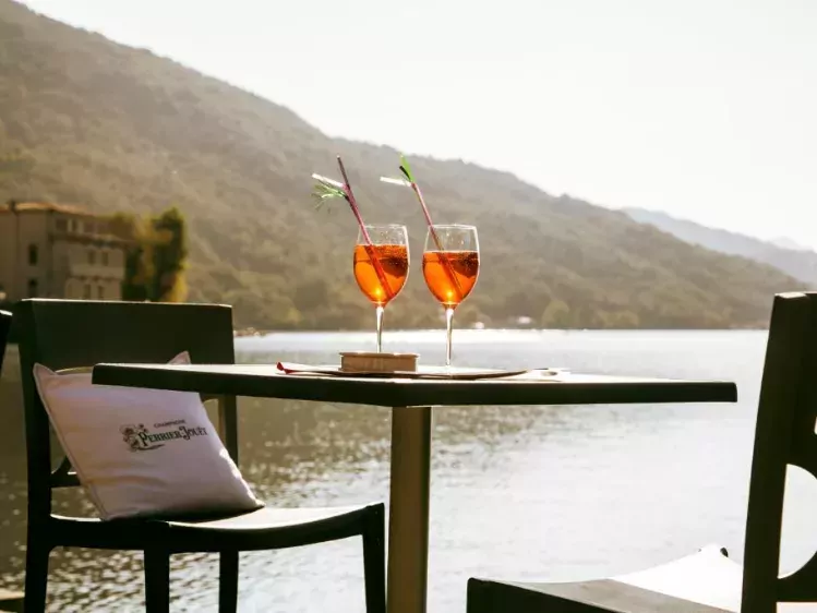 Terras van Hotel Due Palme in Mergozzo