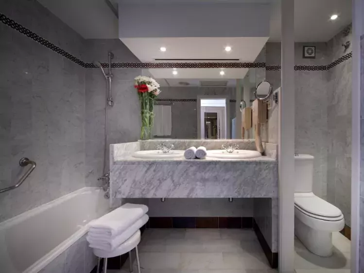 Hotel Abades Benacazón - Badkamer