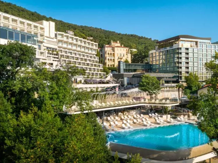 Grand Hotel Adriatic vooraanzicht