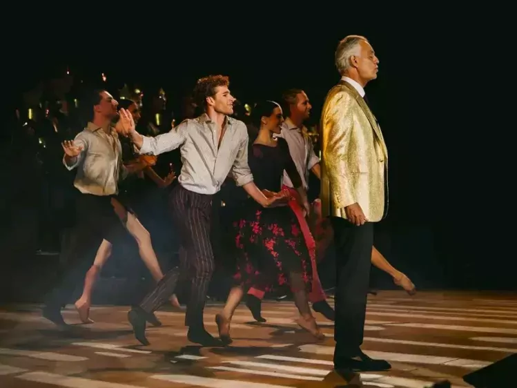 Concert van Andrea Bocelli met dansers