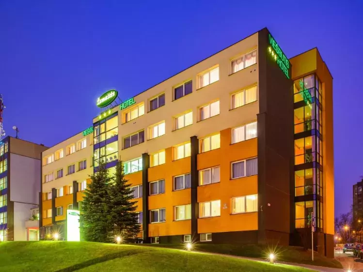 LT-ZEMAITEHOTEL-VOORKANT