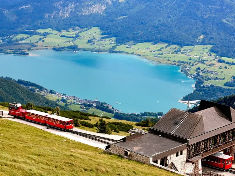 AT-Schafbergbahn met Wolfgangsee