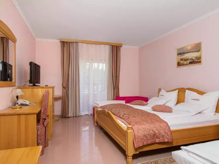 Kamer van Hotel Miramare in Vodice 2