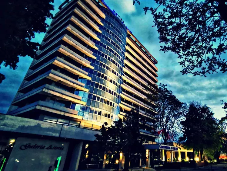 Vooraanzicht van Hotel Cantinental Forum