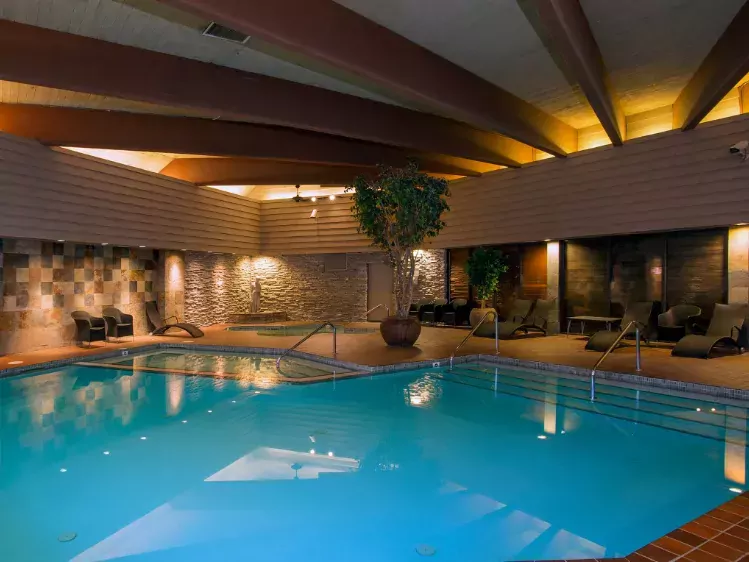 Binnenzwembad van Best Western Jasper Inn & Suites in Canada