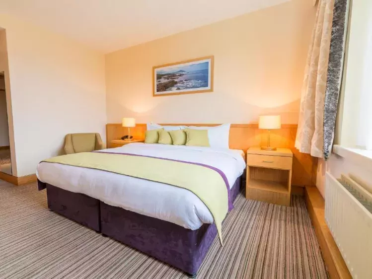 Voorbeeldkamer van Knock House Hotel
