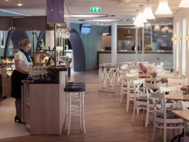 EST-HESTIAHOTELSTRAND-RESTAURANT