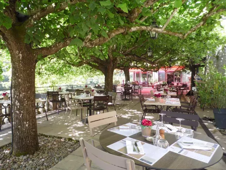 Terras van Hotel Beau Site