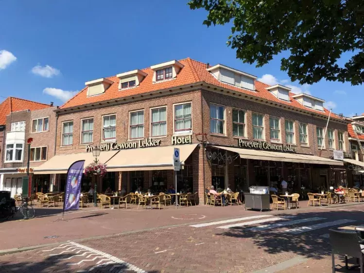 Vooraanzicht van Hotel de Keizerskroon