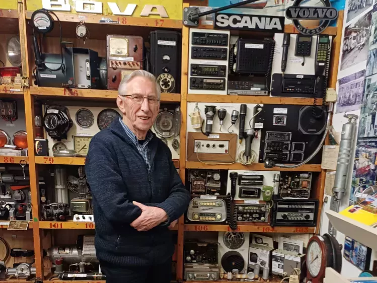 Teun Willemink in het Oad museum - Oad Jubileummagazine