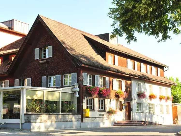 Vooraanzicht van Hotel-Gasthaus Löwen in Oostenrijk