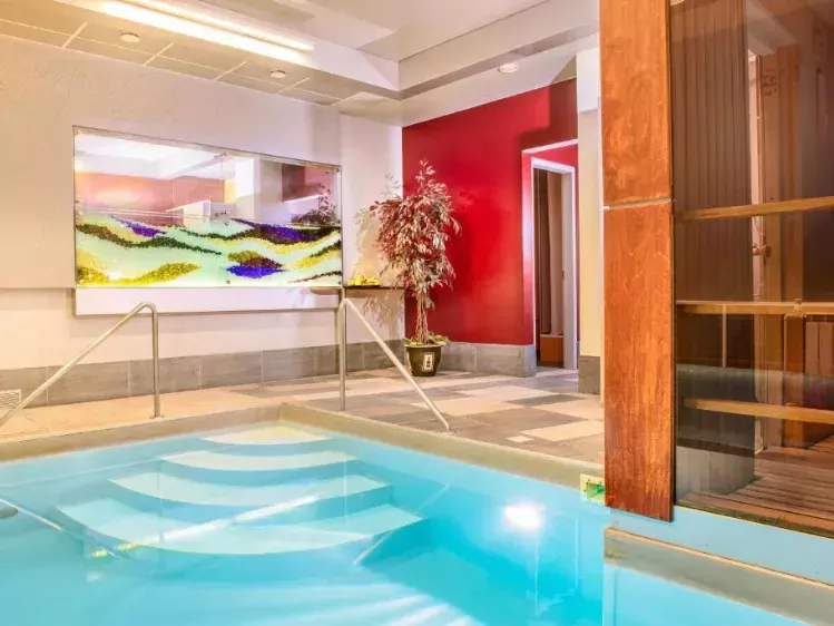 LT-ZEMAITEHOTEL-ZWEMBAD