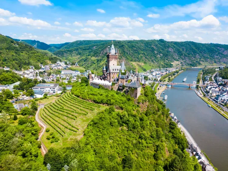 Reichsburg kasteel in Cochem aan rivier de Moezel