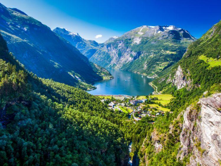 NO-Geirangerfjord uitzicht