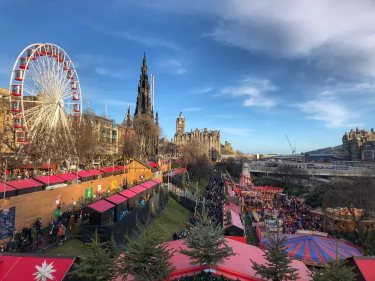 Kerstmarkt in Edinburgh