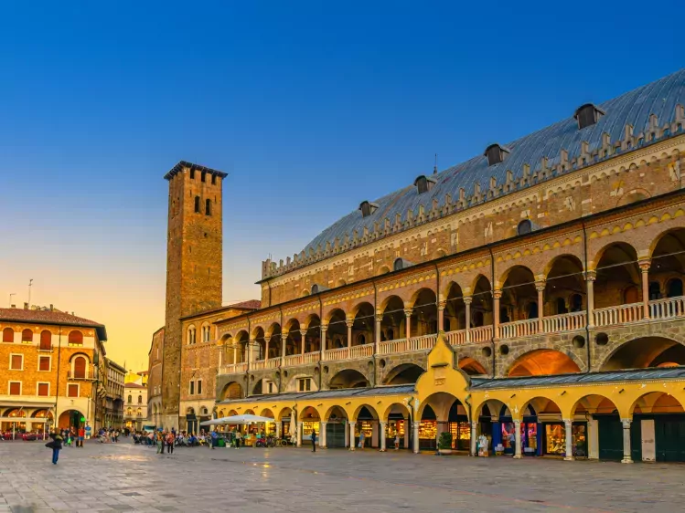  Torre degli Anziani toren in Veneto