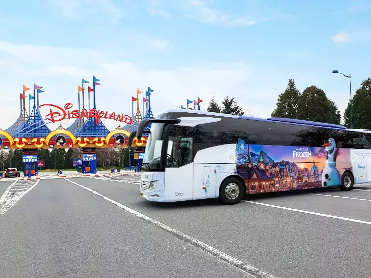 Disneyland Paris World of Frozen Oad bus