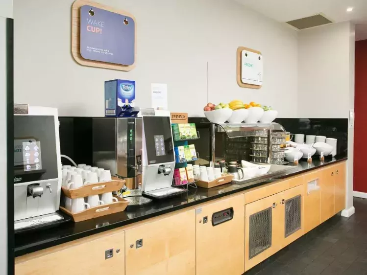 ie-holidayinnantrim-buffet