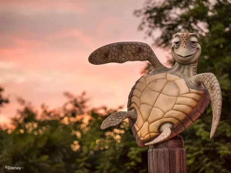 Disneyland Paris - Crush's Coaster - Crush luiaard uit Finding Nemo