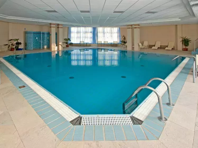 HU-RUBINHOTEL-ZWEMBAD
