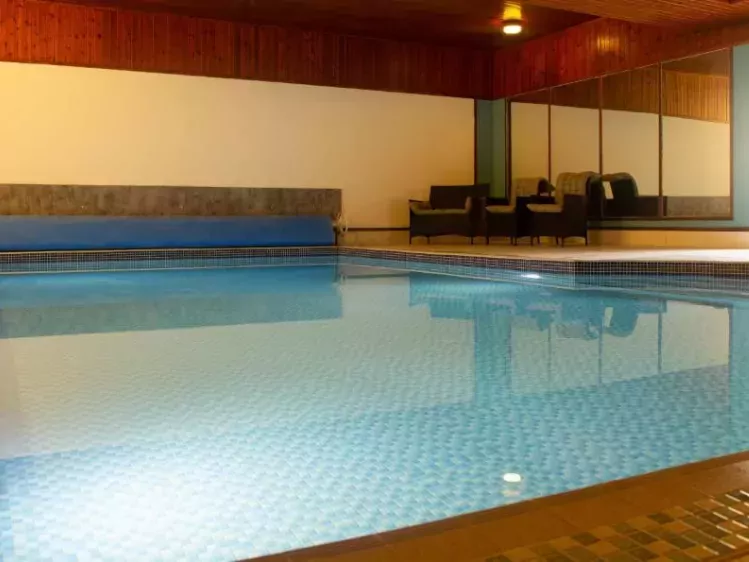 gb-hotelbalavil-zwembad