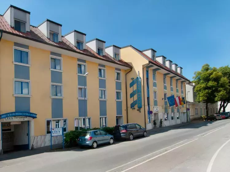 oe-cityhotelstockerau-voorkant