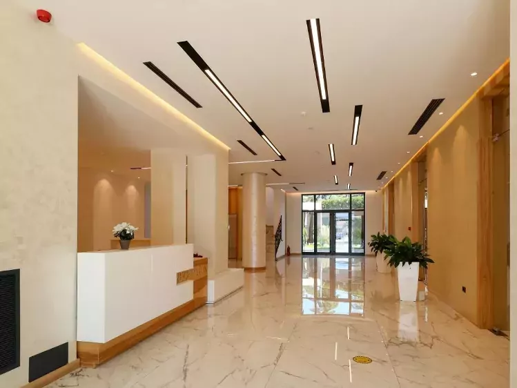 AL-hotelwhitecity-receptie