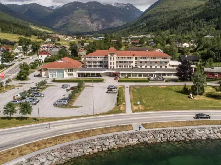 Vooraanzicht van Thon Hotel Jølster in Skei