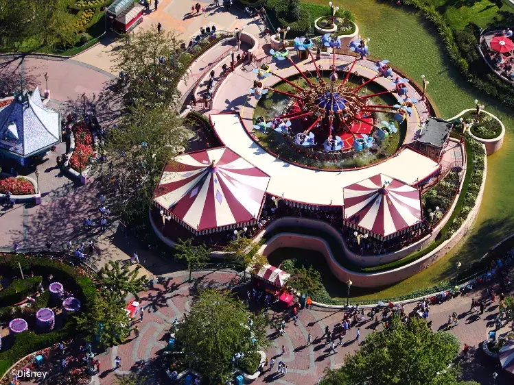 Disneyland Paris - Dumbo the Flying Elephant - bovenaanzicht