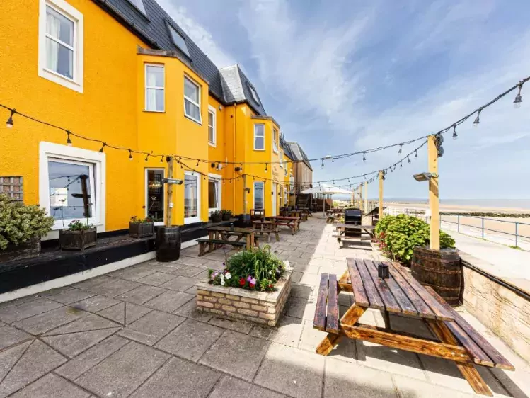 gb-beacheshotel-zijkant