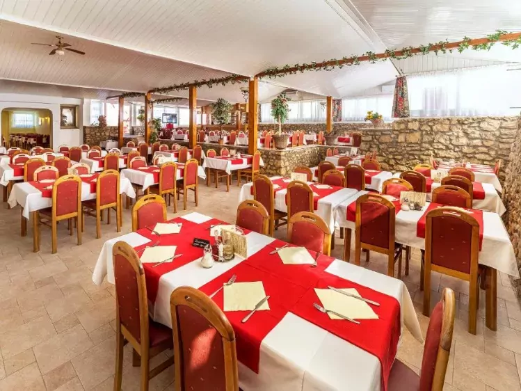 Restaurant van hotel Omorika